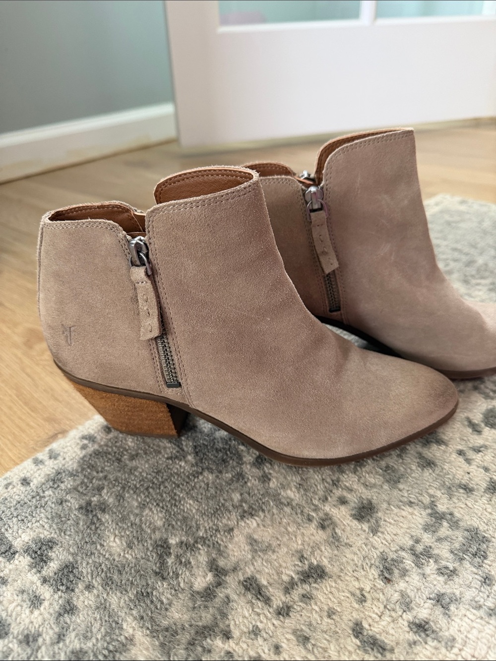 Frye Women's Suede Ankle Booties - Taupe